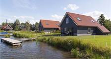 Water residence Floatinghome de Zomertaling with sauna at RCN De Potten